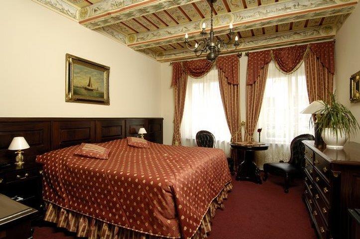 Hotel U Zlateho Stromu Prague By Bhg Room photo